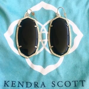 Kendra Scott Jewelry - RARE Kendra Scott Darby Statement Earring Black Kendra Scott Jewelry - RARE Kendra Scott Darby Statement Earring Black